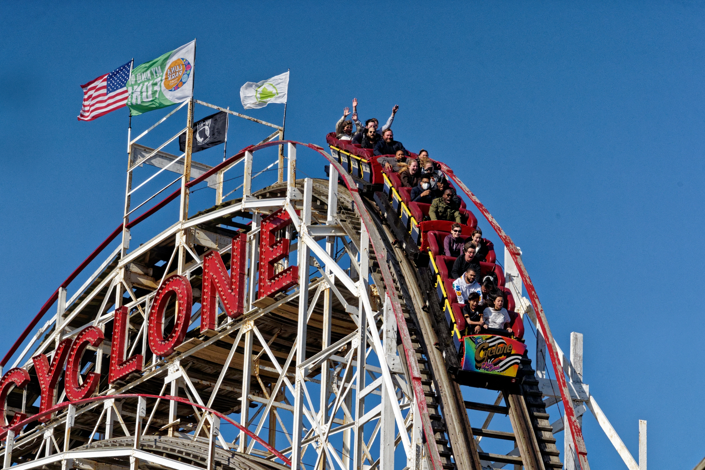 These are the Best Roller Coasters in NYC and Nearby