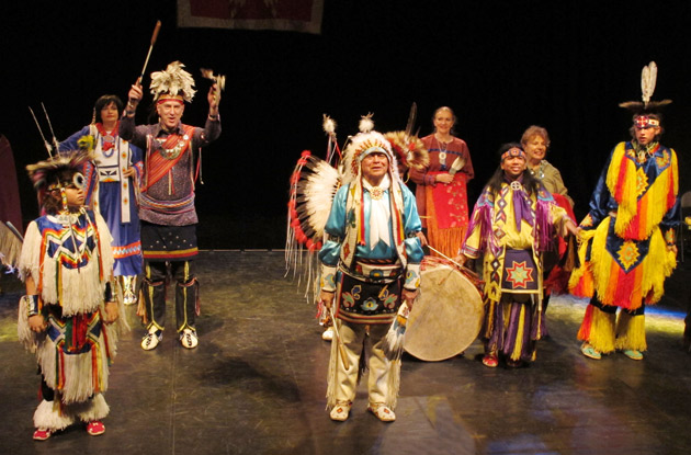 thunderbird american indian dancers pow wow